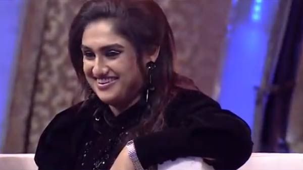 'பேசுவியா, பேசுவியா'.. உருட்டுகட்டையால் வனிதாவின் வாயிலேயே அடித்த சாண்டி.. வெடித்து சிரித்த கவின்!