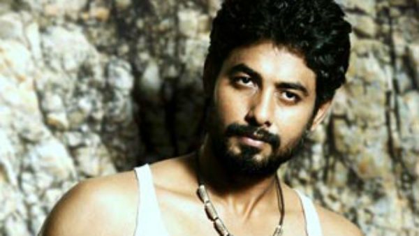 ஆமா.. ஏன் தன்னோட பெயரை ஆரி மாத்துனார்னு தெரியுமா உங்களுக்கு?