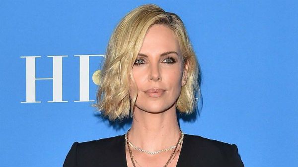 குடிபோதையில் டார்ச்சர்.. அப்பாவை சுட்டு கொன்ற அம்மா.. சிறுவயது துயரத்தை பகிர்ந்து கொண்ட பிரபல நடிகை!