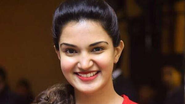 தமிழ்ல நான் பட்ட பாடு இருக்கே...ஐயையோ... விரக்தியில் ஹீரோயின்!