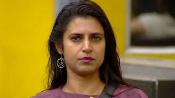 சமூகம் என்ன பெரிய ****? விஜய் ரசிகரை மோசமான கெட்ட வார்த்தையால் பச்சையாக திட்டிய பிரபல நடிகை!