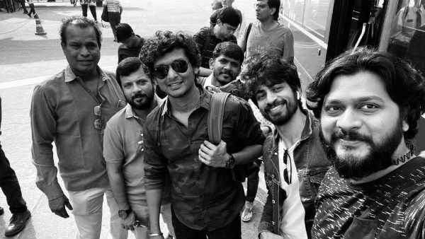 தளபதி 64 டீமுடன் இயக்குநர் லோகேஷ் கனகராஜ்.. வைரலாகும் புகைப்படம்!