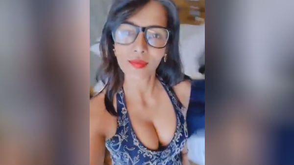 மீண்டும் டாப் ஆங்கிளில் முன்னழகை மொத்தமாய் காட்டிய மீரா மிதுன்.. பச்சையா கமென்ட்டடித்த நெட்டிசன்ஸ்!