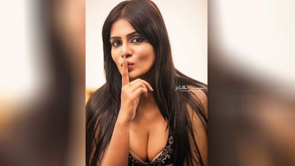 உஷ்ஷா... அதை நாங்கதான் சொல்லனும்.. வாய மூடுறது இருக்கட்டும்.. ஃபர்ஸ்ட் மூட வேண்டியத மூடுங்க மேடம்!