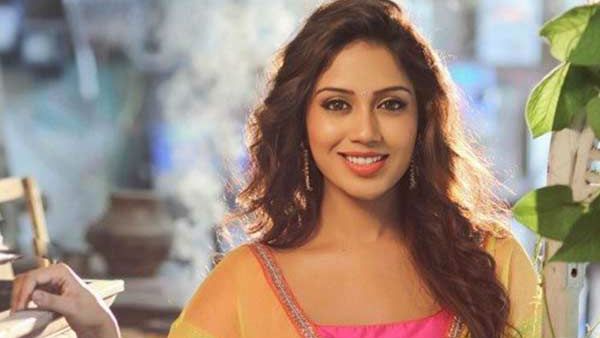 சின்ன வயசுல எனக்கும் அந்த கெட்டப்பழக்கம் இருந்துச்சு.. வெட்கத்துடன் ஓப்பனாக ஒப்புக்கொண்ட பிரபல நடிகை