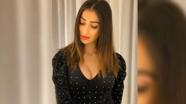 க்யூட் போட்டோவிலும் இவ்வளவு ஹாட்டா.. பலிக்குமா ராய் லக்‌ஷ்மியின் பகல் கனவு?