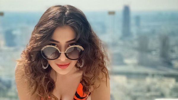 ஆபாச படம் பார்த்தால் கைது.. ப்ளீஸ்.. இப்படியெல்லாம் போடாதீங்க.. நடிகையிடம் கெஞ்சும் நெட்டிசன்ஸ்!