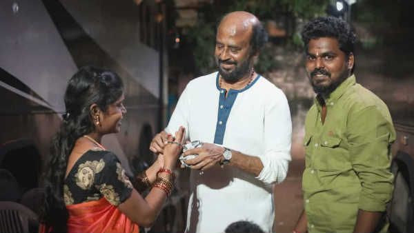 கை நிறைய கண்ணாடி வளையல் போட்டுவிட்டு கர்ப்பிணியின் ஆசையை நிறைவேற்றிய ரஜினி.. நெகிழ்ச்சி சம்பவம்!