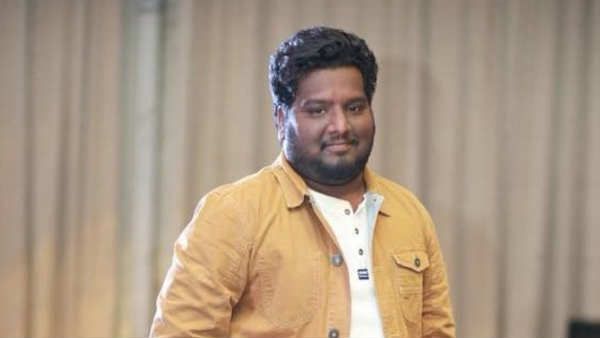 “தர்பார்” இசைவெளியீடு.. ஆர்ஜே விக்னேஷ்காந்த் வேறலெவல்!