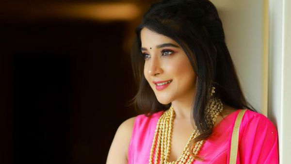 யாரும் சான்ஸ் தரலைன்னா என்ன.. சாக்‌ஷி போட்ட நமக்கு நாமே திட்டம்!