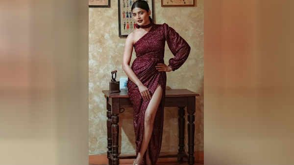 கன்னடத்து பைங்கிளி சஞ்சிதா ஷெட்டி.. கவர்ச்சி போட்டோ ஷூட்!