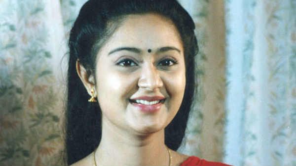 2 திருமணம் செய்தும் கேட்க நாதியில்லை.. ஆதரவில்லாமல் அரசு மருத்துவமனையில் சிகிச்சைபெறும் இளம் நடிகை!