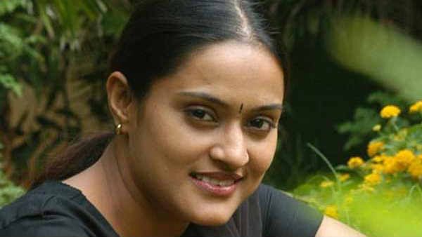 உங்களை அயன் லேடினு சொன்னா தப்பே இல்ல வினோதினி…!