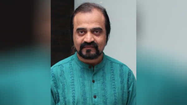 கொஞ்சம் கேப்... 'கசட தபற' வில் மீண்டும் காமெடி யூகி சேது