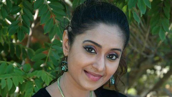 பண கஷ்டம்... அரசு மருத்துவமனையில் சிகிச்சை... உண்மையில் நடந்தது என்ன? நடிகை ஷர்மிளா அதிரடி தகவல்