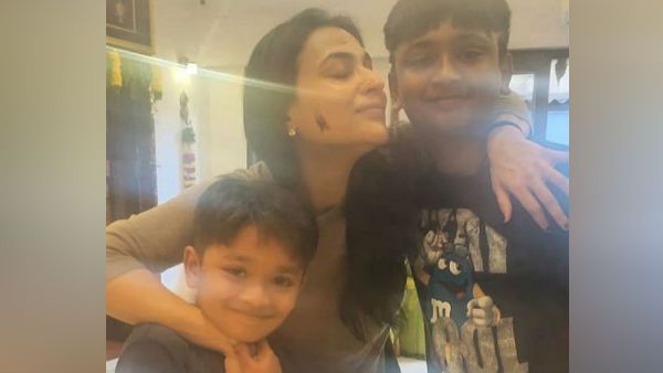 அப்படியே தாத்தாவை உரித்து வைத்திருக்கும் ஐஸ்வர்யாவின் மகன்.. தீயாய் பரவும் ரஜினி பேரனின் போட்டோஸ்!