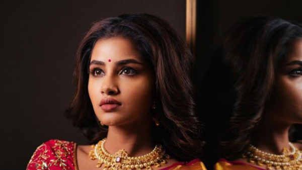 சேலைகட்டும் பெண்ணுக்கொரு வாசம் உண்டு…புகழ்ந்து தள்ளும் நெட்டிசன்கள்