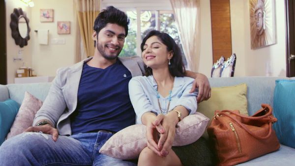 வேறொரு காதலாம்... வளர்த்துவிட்ட காதலி, நடிகை சனம் ஷெட்டியை பிரிந்தார் பிக்பாஸ் தர்ஷன்?