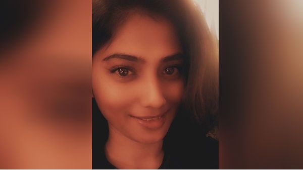 காலையிலேயே உங்க முகத்துலதான் முழிச்சுருக்கோம்.. என்ன நடக்கப்போகுதோ.. நடிகையால் அஞ்சும் நெட்டிசன்ஸ்!