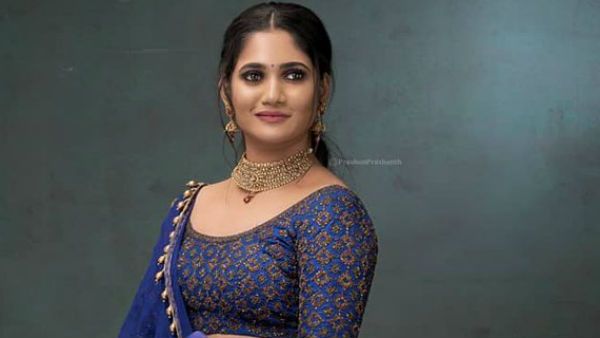 ப்பா.. என்னா மேக்கப்பு.. பிக்பாஸ் பிரபலத்தை பேய்படத்துடன் ஒப்பிட்டு மரண பங்கம் செய்த நெட்டிசன்ஸ்!