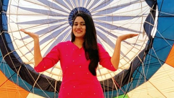 பொள்ளாச்சியில் பொங்கலை கொண்டாடிய ’பிக்பாஸ்’ லாஸ்லியா.. ஏர் பலூனில் பறந்த புகைப்படங்கள் செம்ம வைரல்!