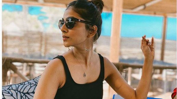 ப்பா.. என்ன அழகு.. பிளாக் டாப்பில் செம்ம ஹாட்டாக போஸ் கொடுத்துள்ள மாஸ்டர் நாயகி மாளவிகா மோகனன்!