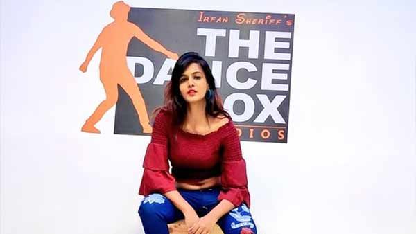 தொப்புள் மட்டுமல்ல.. அதையும் காட்டிய நடிகை.. உருப்படியா பண்ணுங்க.. சலித்துக்கொள்ளும் நெட்டிசன்ஸ்!