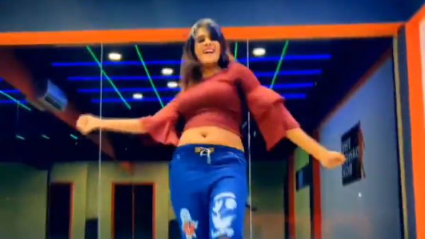 இப்படி ஆடுனா எரியுமா எரியாதா.. அவரை டேக் செய்து கெட்ட ஆட்டம் போட்ட மீரா மிதுன்! காண்டான நெட்டிசன்ஸ்!