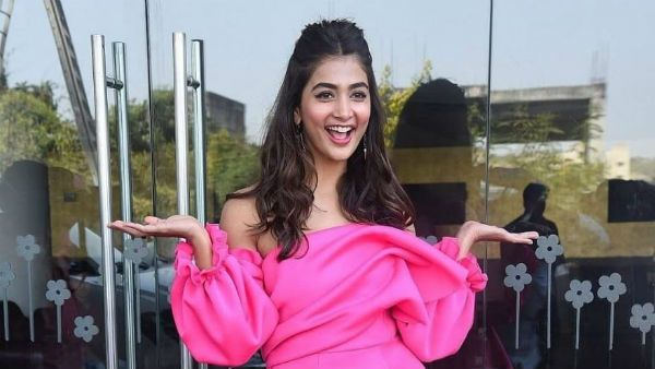 பிங்க் நிறத்தில்..அழகான பூஜா ஹெக்டே.. கலக்கல் பிக்ஸ்