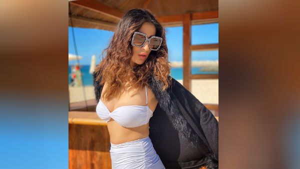 ராய் லக்ஷ்மி முகத்தை கவனிச்சீங்களா.. அந்த அழகு இல்ல.. பல்லுக்கூட மாறியிருக்கே.. மீண்டும் ஆப்ரேஷன்?