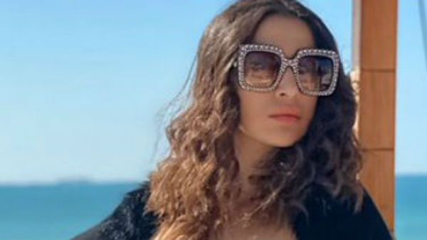 ப்பா.. என்னா குத்து.. இதான் டபரா குத்தா.. தீயாய் பரவும் பிகினி நடிகையின் அன்ரிலீஸ் ஆட்டம்!