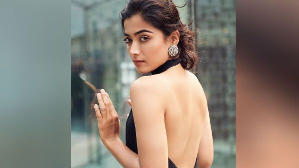 பின்னழகை மொத்தமாக காட்டிய.. பேரழகி ராஷ்மிகா மந்தனா