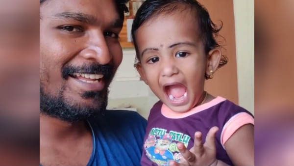 மாஸ்டர் ரைட்டர் ரத்னகுமாரின் மகளதிகாரம்.. எப்படி குட் நைட் சொல்றாங்க பாருங்க.. செம க்யூட் வீடியோ!