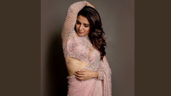 முன்னழகு.. அந்த இடத்துல டாட்டூன்னு.. சேலையிலையும் செம்ம ஹாட் சமந்தா!