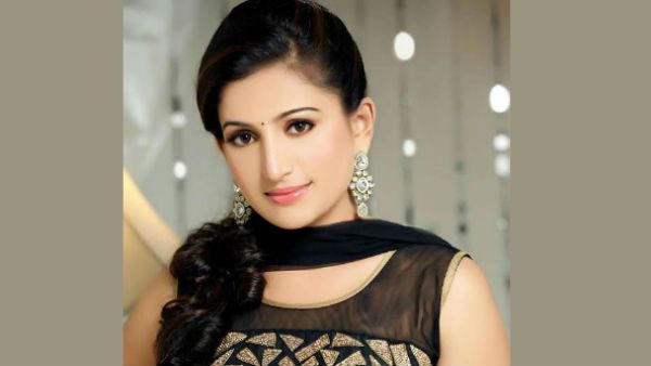 என் முதல் சம்பளம் 300 ரூபாய்.. என்னால மறக்கவே முடியாது.. நடிகை சந்தோஷி !