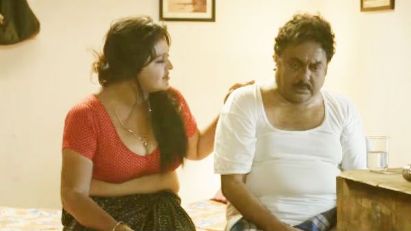 செம கிளாமர்.. ஆண்களுடன் மிக நெருக்கமாக பிரபல நடிகை.. வைரலாகும் படுக்கையறை அந்தரங்கக் காட்சிகள்!