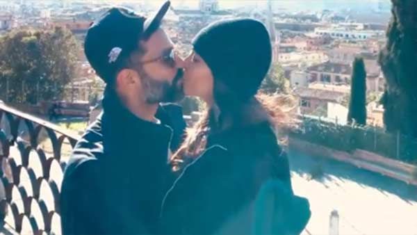 பட்டப்பகலில் வெட்டவெளியில் கணவருக்கு நச்சு நச்சென லிப்லாக்.. புத்தாண்டை கிக்காக வரவேற்ற பிரபல நடிகை!