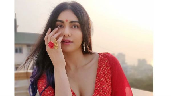 இவங்களை எப்படி கட்டுப்படுத்தன்னு தெரியலையே.. ஓவரால்ல இருக்கு.. அடா சர்மாவின் அடுத்த போட்டோ அட்டாக்!