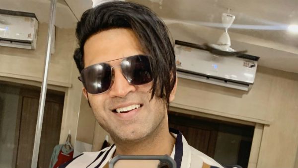 மீசையை காணோம்.. புது ஹேர் ஸ்டைல்.. ஆளே மாறிய அருண் விஜய்! புதுப்பட கெட்டப்பா பாஸ்!