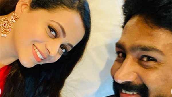 'முதன் முதலில் உங்களைச் சந்தித்தபோது...' காதலர் தினத்தில் கணவருக்கு காதல் கடிதம்... பாவனா உருக்கம்