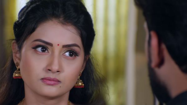 Rasaathi Serial: கவர்ச்சி கவுனா... புடவையா...எது ராசாத்தி சாய்ஸ்?