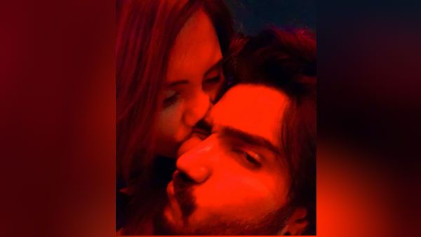 பூனைக்குட்டி வெளியே வந்துருச்சு.. காதலர் தினத்தில் காதலியுடன் ஜாலி.. வெளுத்தது பிரபல நடிகரின் சாயம்!