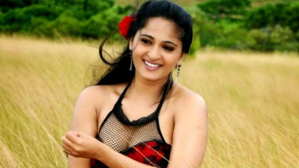 இதுவாவது நிஜமா இருக்குமா? அனுஷ்கா இந்த இயக்குனரைத்தான் கல்யாணம் பண்ணப் போறாராம்! பரபரப்பில் டோலிவுட்