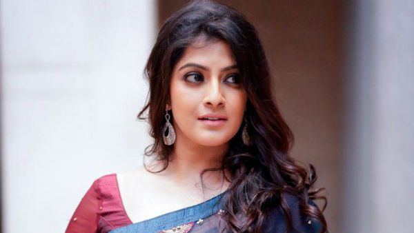 அட்ஜெஸ்ட் பண்ணியிருந்தா இந்நேரம் பெரிய நடிகையாயிருப்பேன்.. மீண்டும் பரபரப்பை கிளப்பிய வரு!