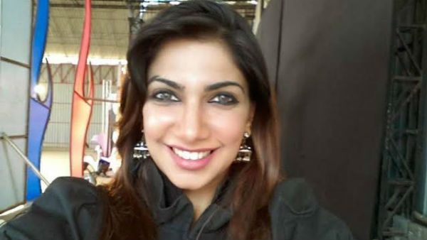 மேடையில் ஒரே குழப்பம்.. ஏகப்பட்ட விஜய்.. பாவனாவின் பதற்றம் !