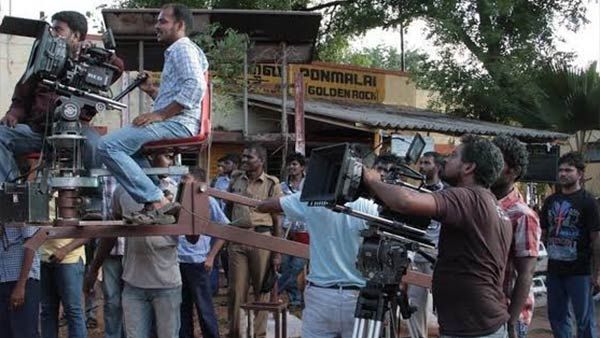 கோலிவுட் திட்டங்களை கவிழ்த்த கொரோனா... இன்று முதல் படப்பிடிப்புகள் இல்லை... ரிலீஸ் தள்ளிவைப்பு!