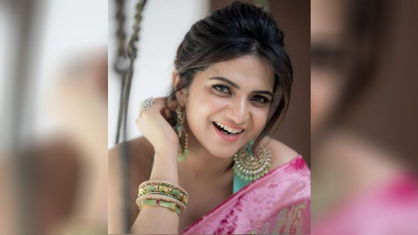 பிங்க் நிற சேலையில்.. க்யூட் டிடி.. ரசிகர்கள் ஹேப்பி!