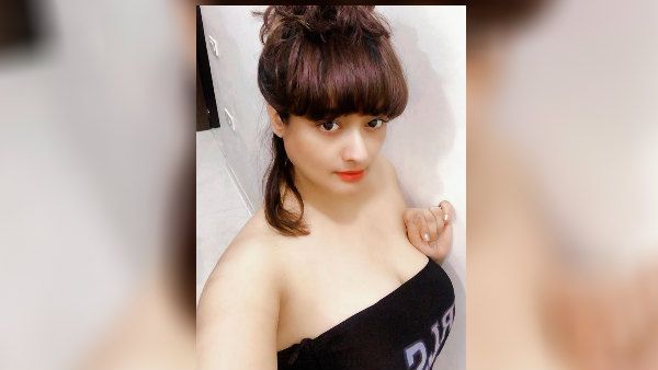 அன்பே சிவம் பாடலை இன்னமும் மறக்காத கிரண்.. ஸ்லீவ் லெஸ்ஸில் செம ஹாட்டா இருக்காரே!