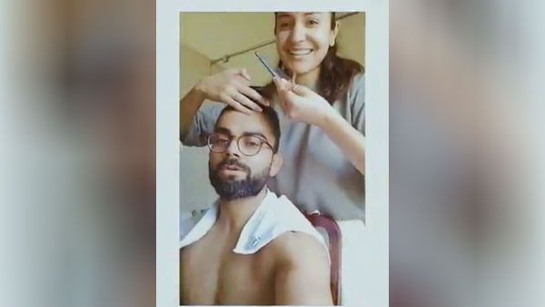 குவாரண்டின் காலம்.. கணவருக்கு முடிவெட்டி விட்ட பாலிவுட் நடிகை.. வைரலாகும் வீடியோ!