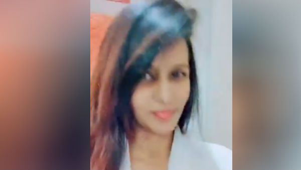 பாத்ரூமிலிருந்து ஹாயாக வீடியோ வெளியிட்ட நடிகை.. தெற்கின் பூனம் பாண்டே என புகழ்ந்த நெட்டிசன்ஸ்!